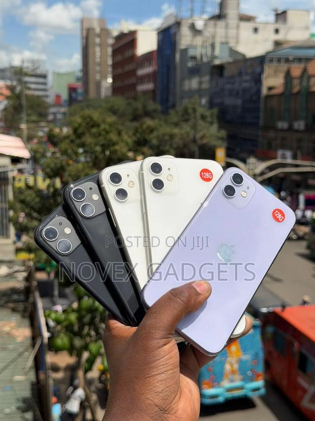 New Apple iPhone 11 128 GB - thumbnail 4