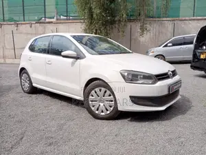 Volkswagen Polo 2012 White