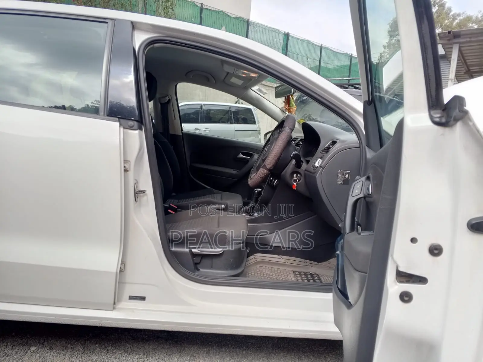 Volkswagen Polo 2012 White