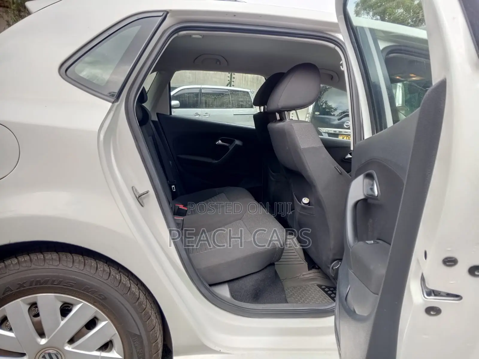 Volkswagen Polo 2012 White