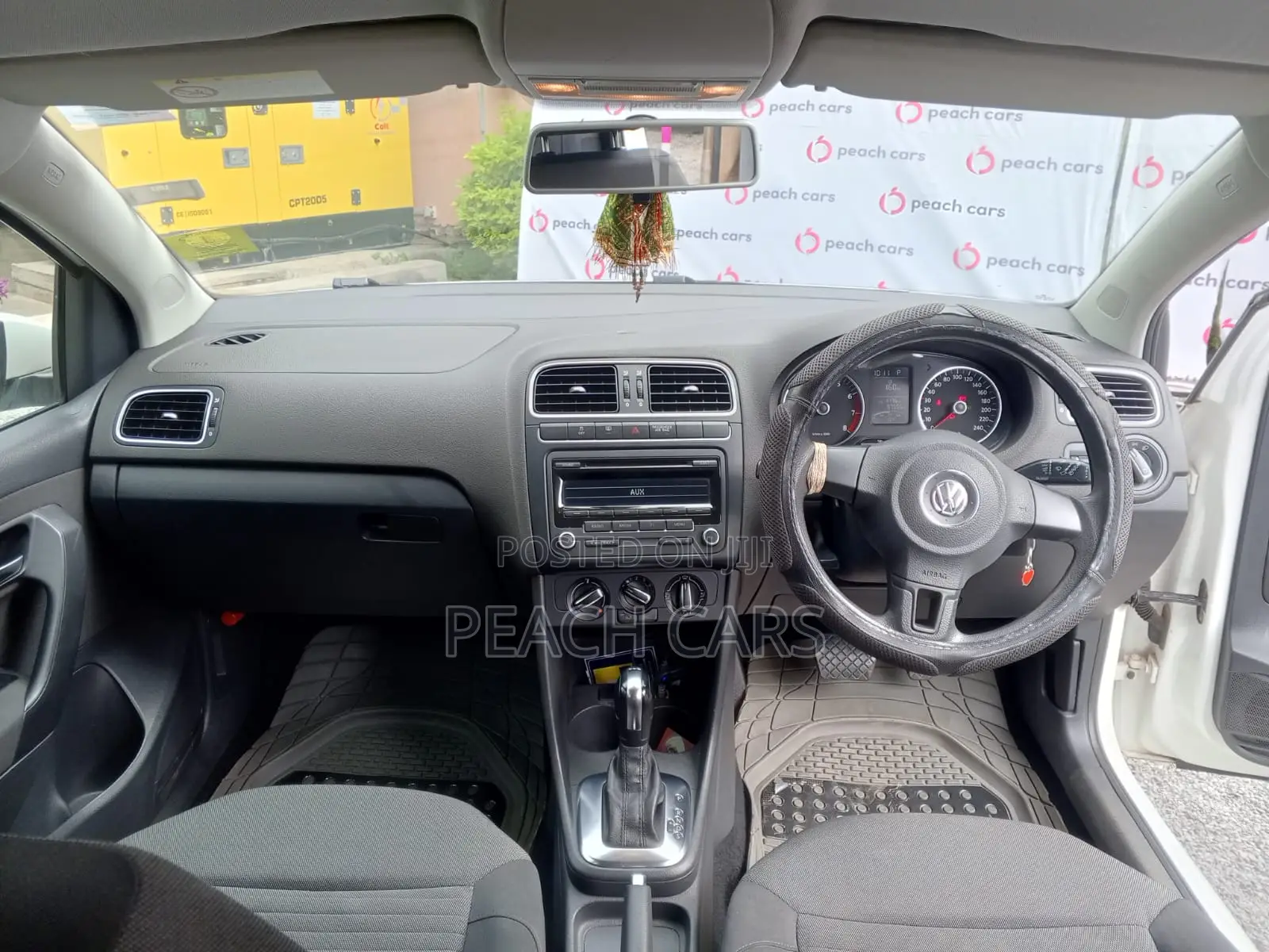 Volkswagen Polo 2012 White