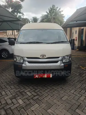 Toyota HiAce 2015 White