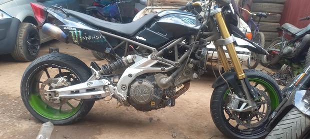Aprilia Dorsoduro 2017 Black - thumbnail 2
