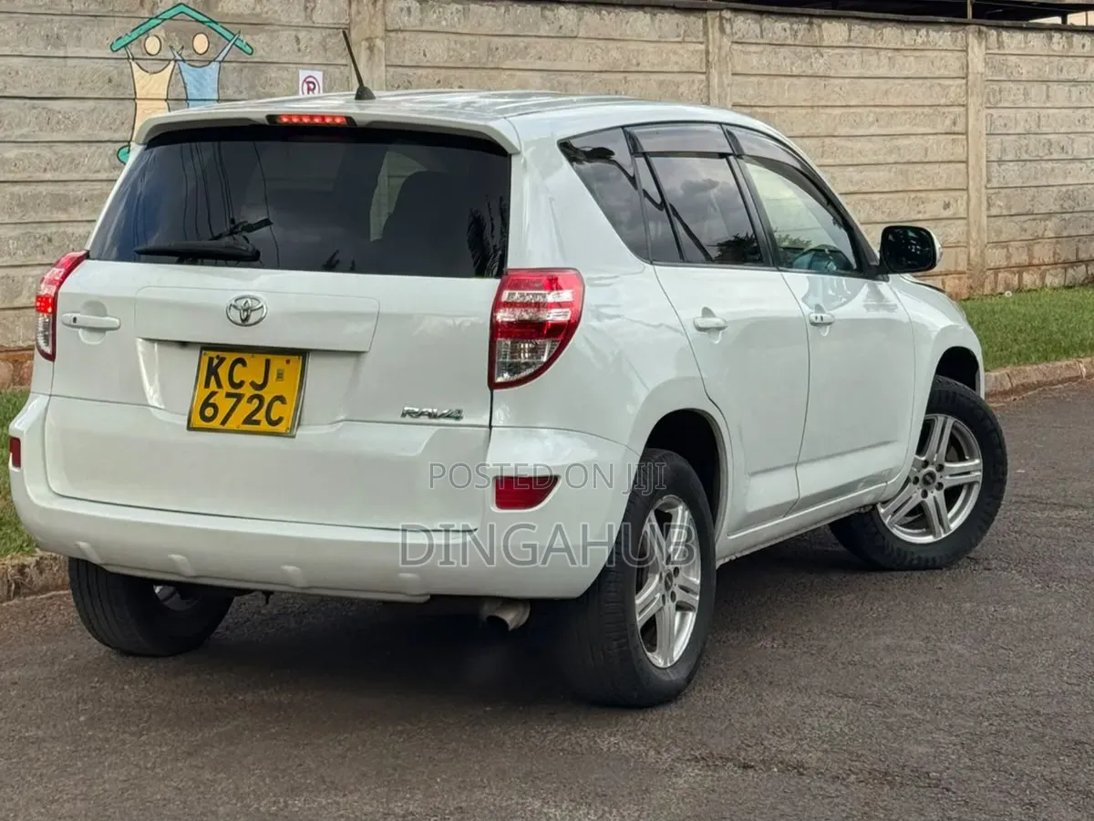 Toyota RAV4 2009 White