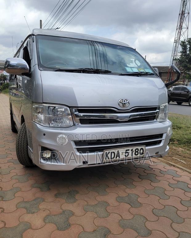 Toyota HiAce 2014 Silver