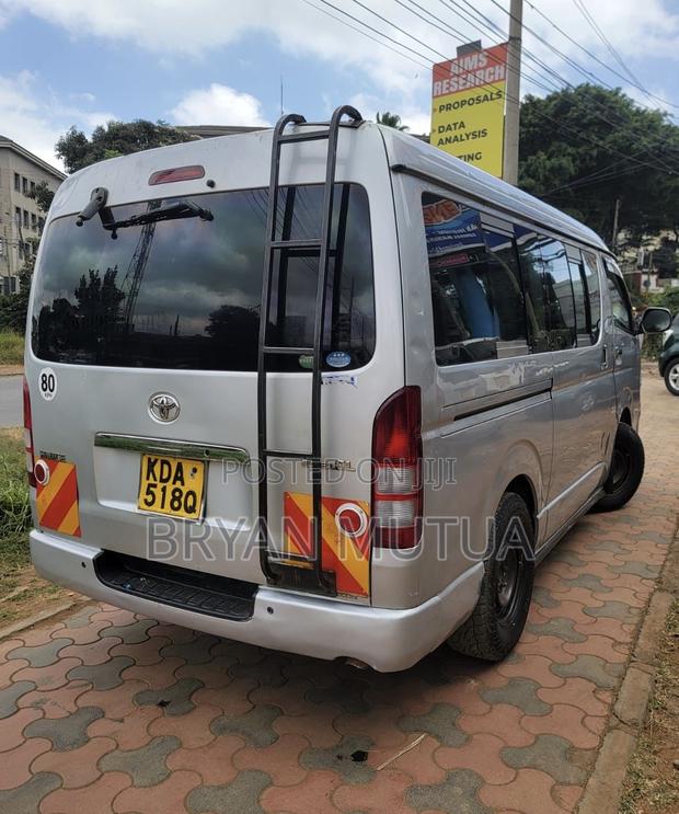Toyota HiAce 2014 Silver - thumbnail 2