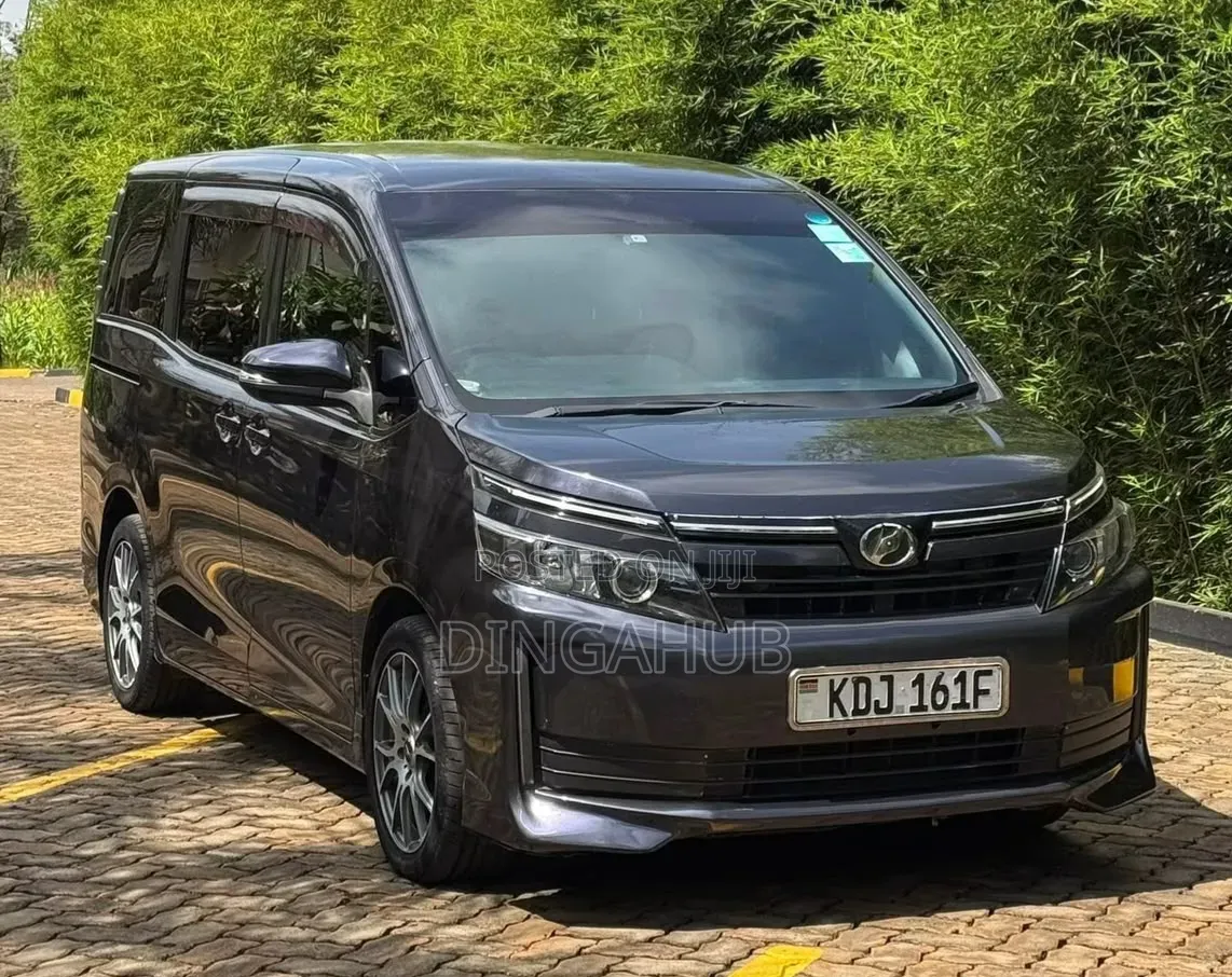Toyota Voxy 2015 Blue