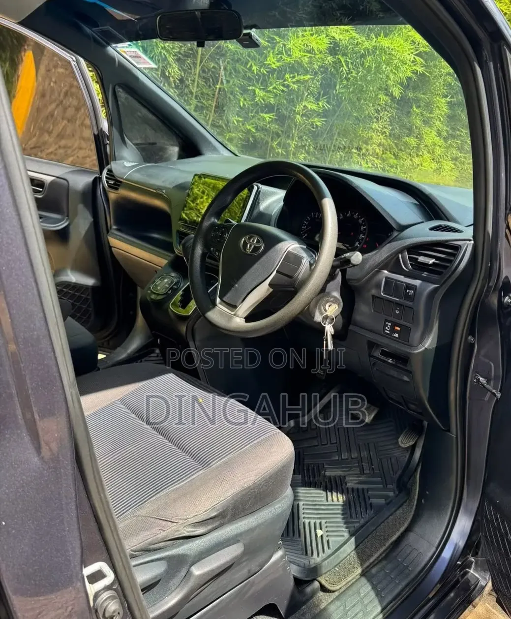 Toyota Voxy 2015 Blue