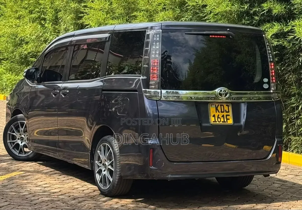 Toyota Voxy 2015 Blue