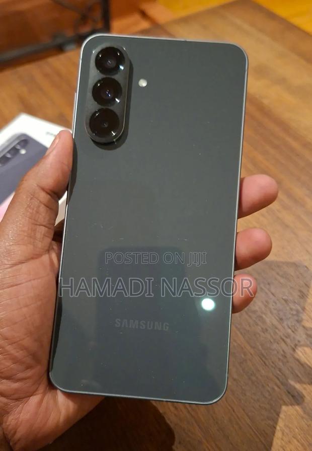 New Samsung Galaxy A56 256 GB Black - thumbnail 4
