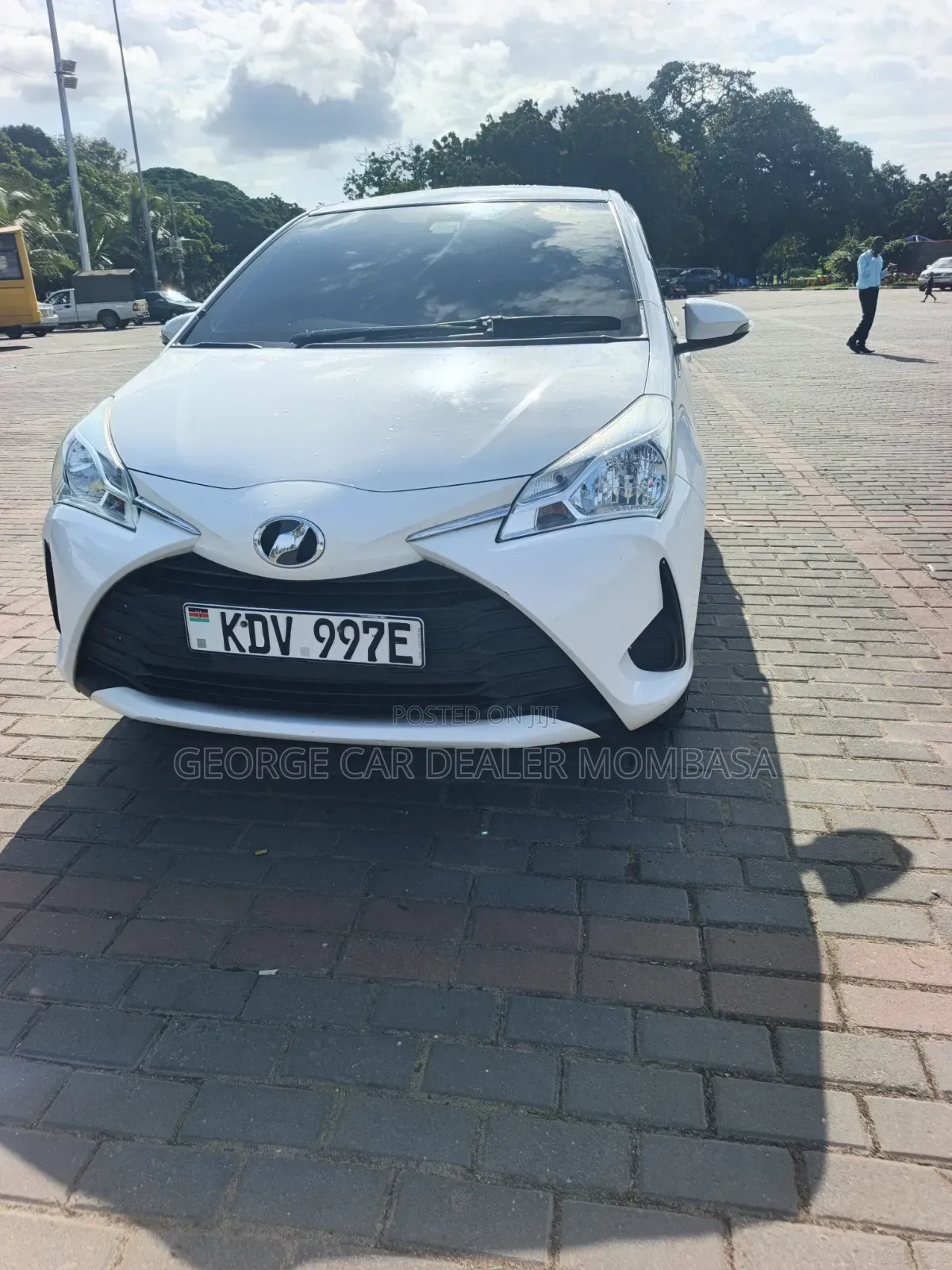 Toyota Vitz 1.3 AWD 5dr 2018 White