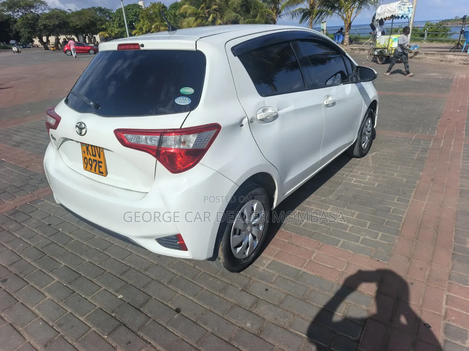 Toyota Vitz 1.3 AWD 5dr 2018 White