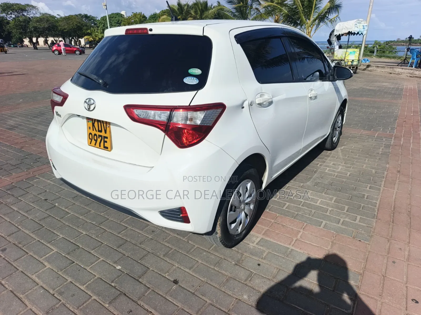 Toyota Vitz 1.3 AWD 5dr 2018 White