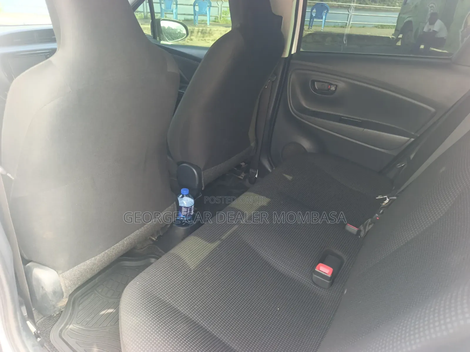 Toyota Vitz 1.3 AWD 5dr 2018 White