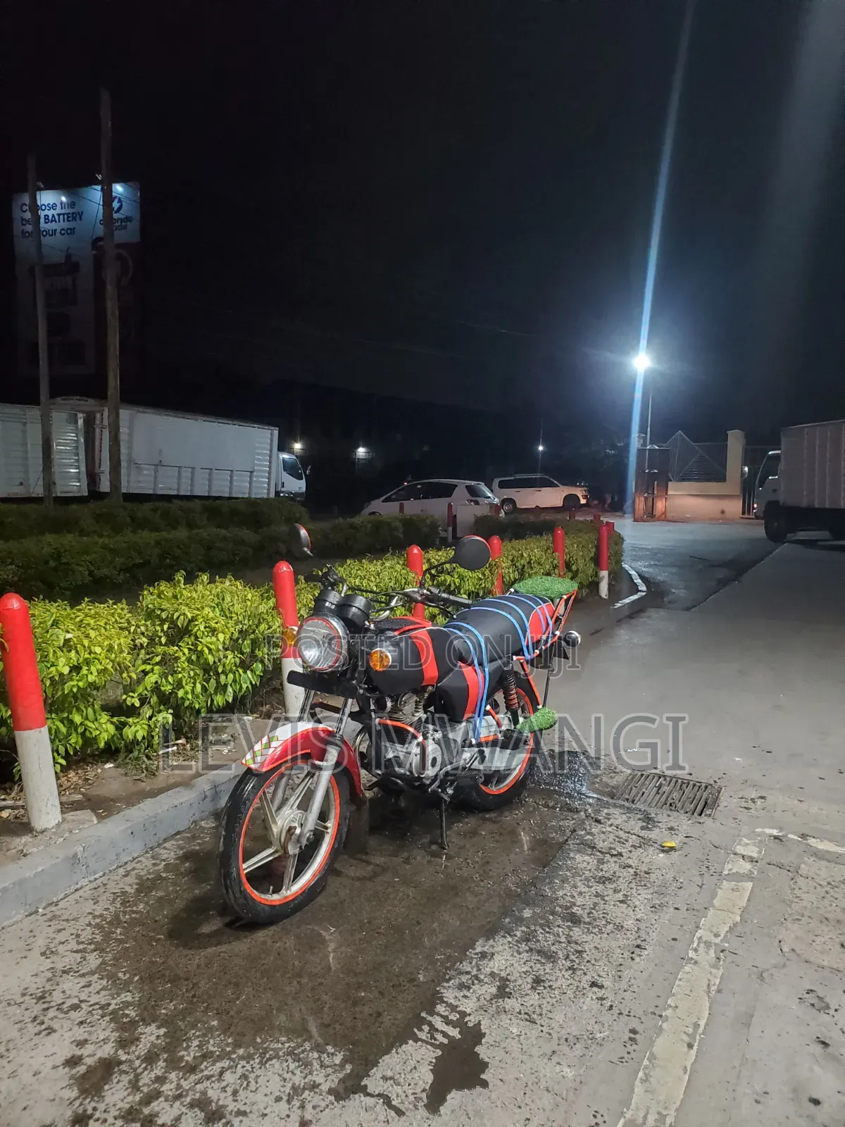 Bajaj Boxer 100 2024 Red