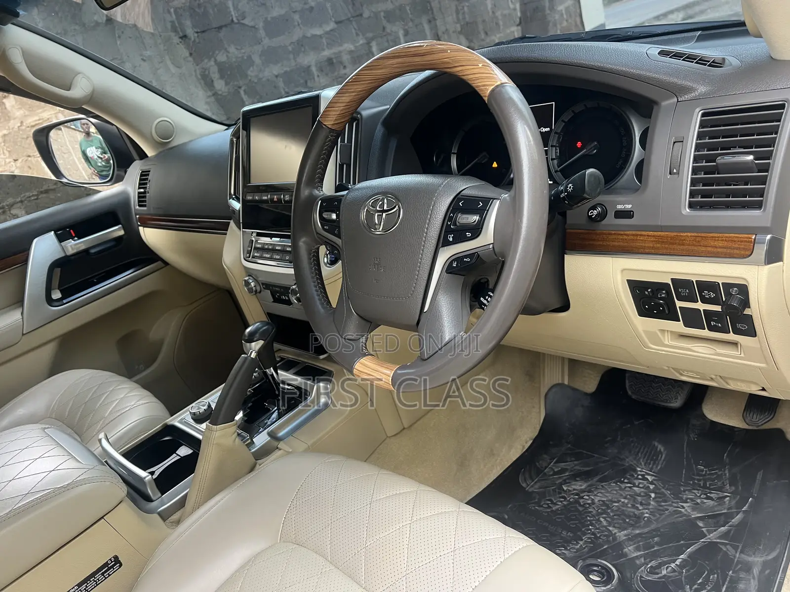 Toyota Land Cruiser 2017 Gold