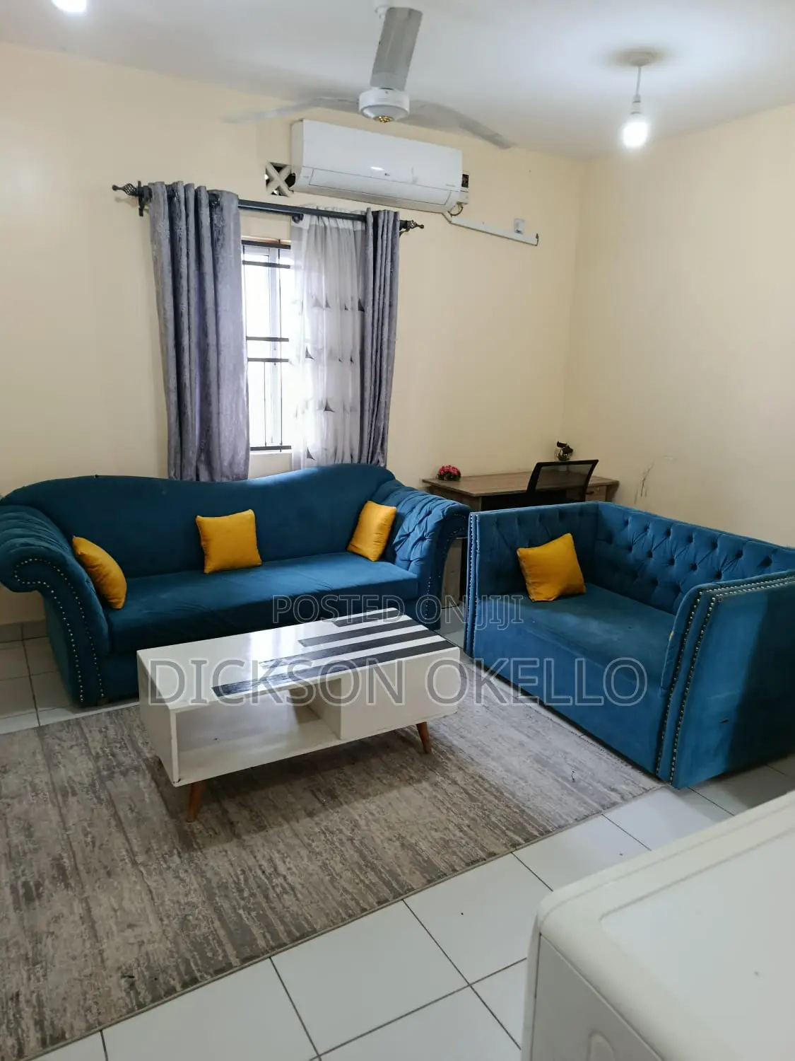 5 Seater Sofa Set and a Table