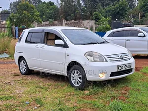 Toyota Raum 2008 White
