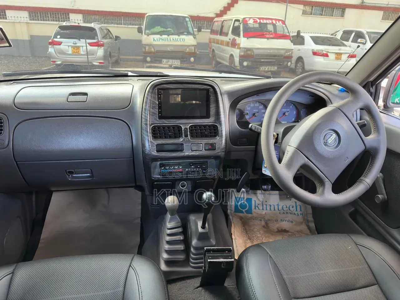 Nissan Hardbody 2013 White