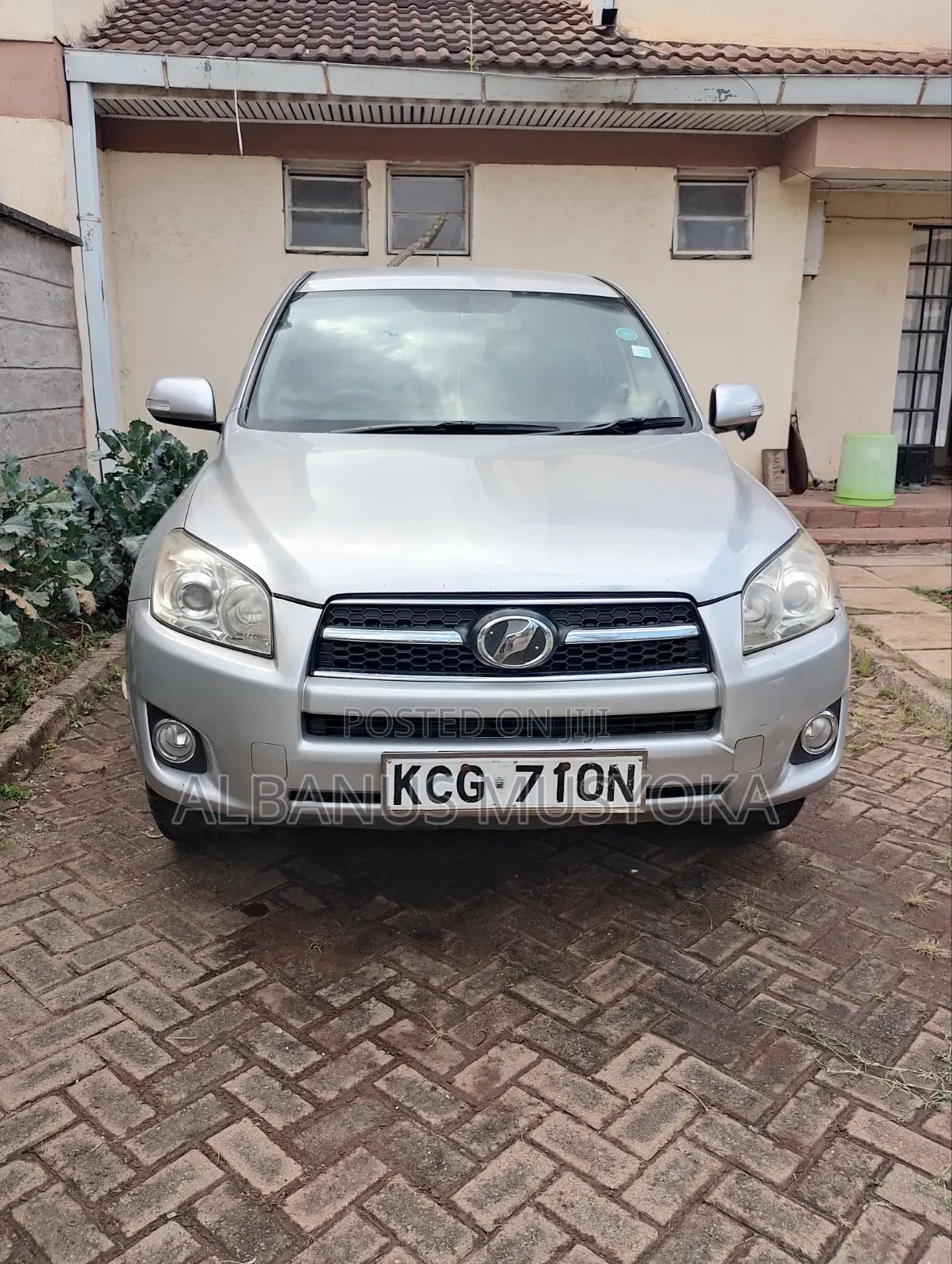 Toyota RAV4 2010 Silver