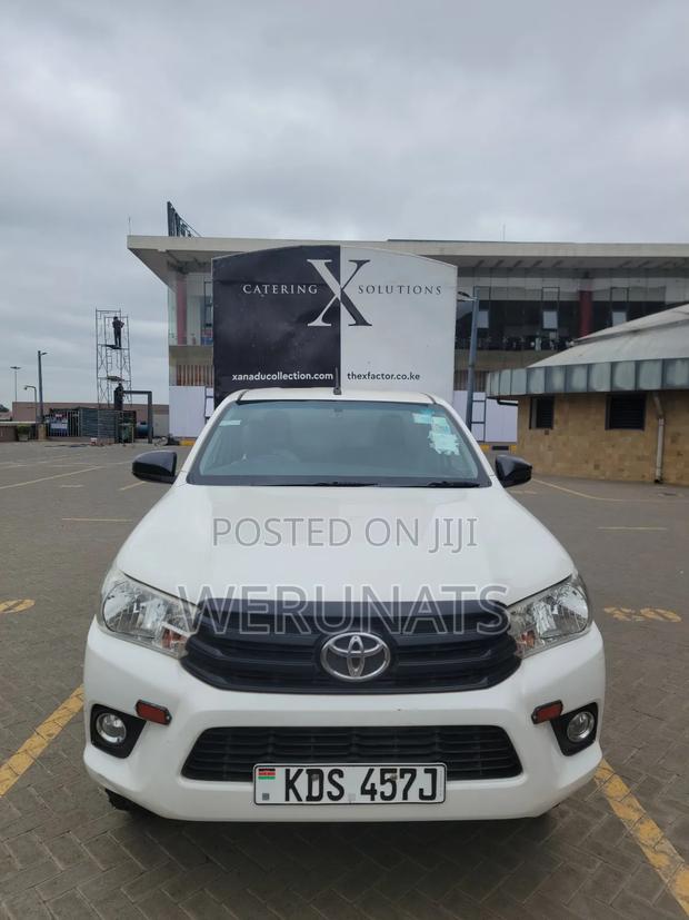Pickup Hilux - main view