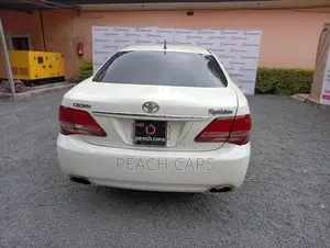 Toyota Crown 2008 White