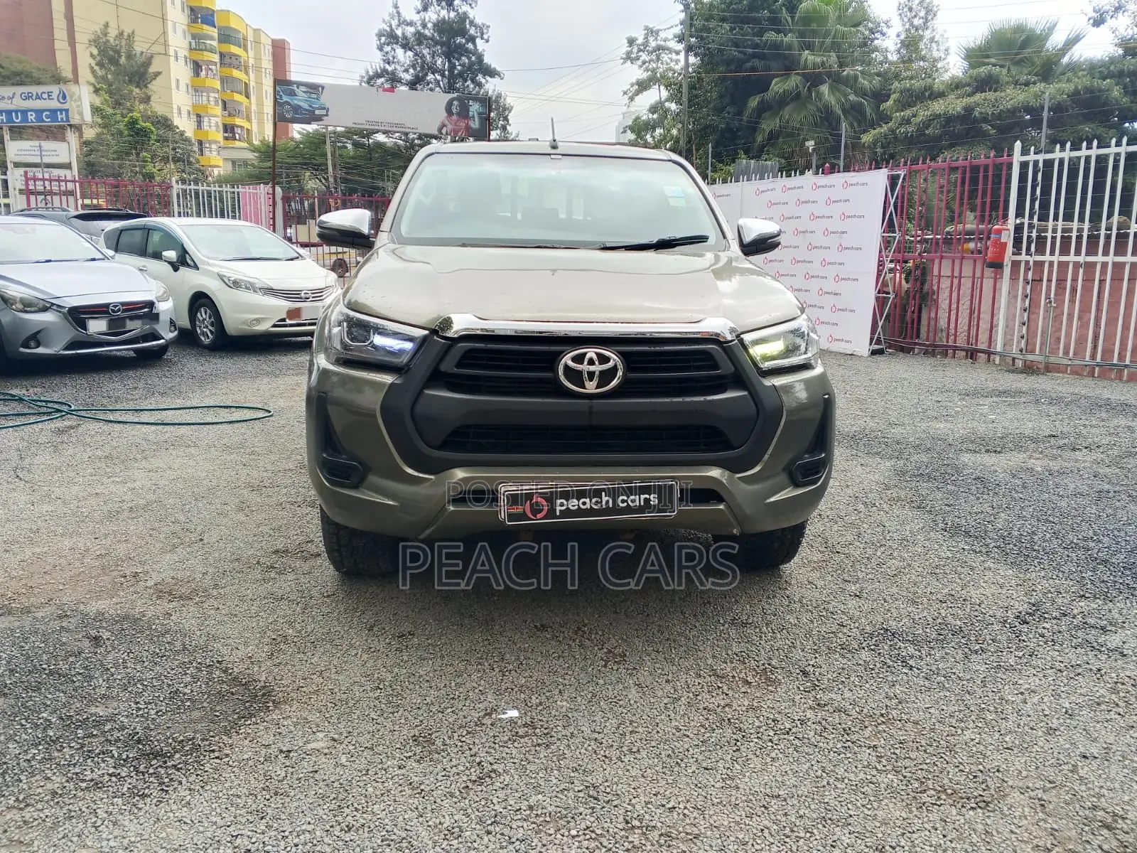Toyota Hilux 2024 Gray