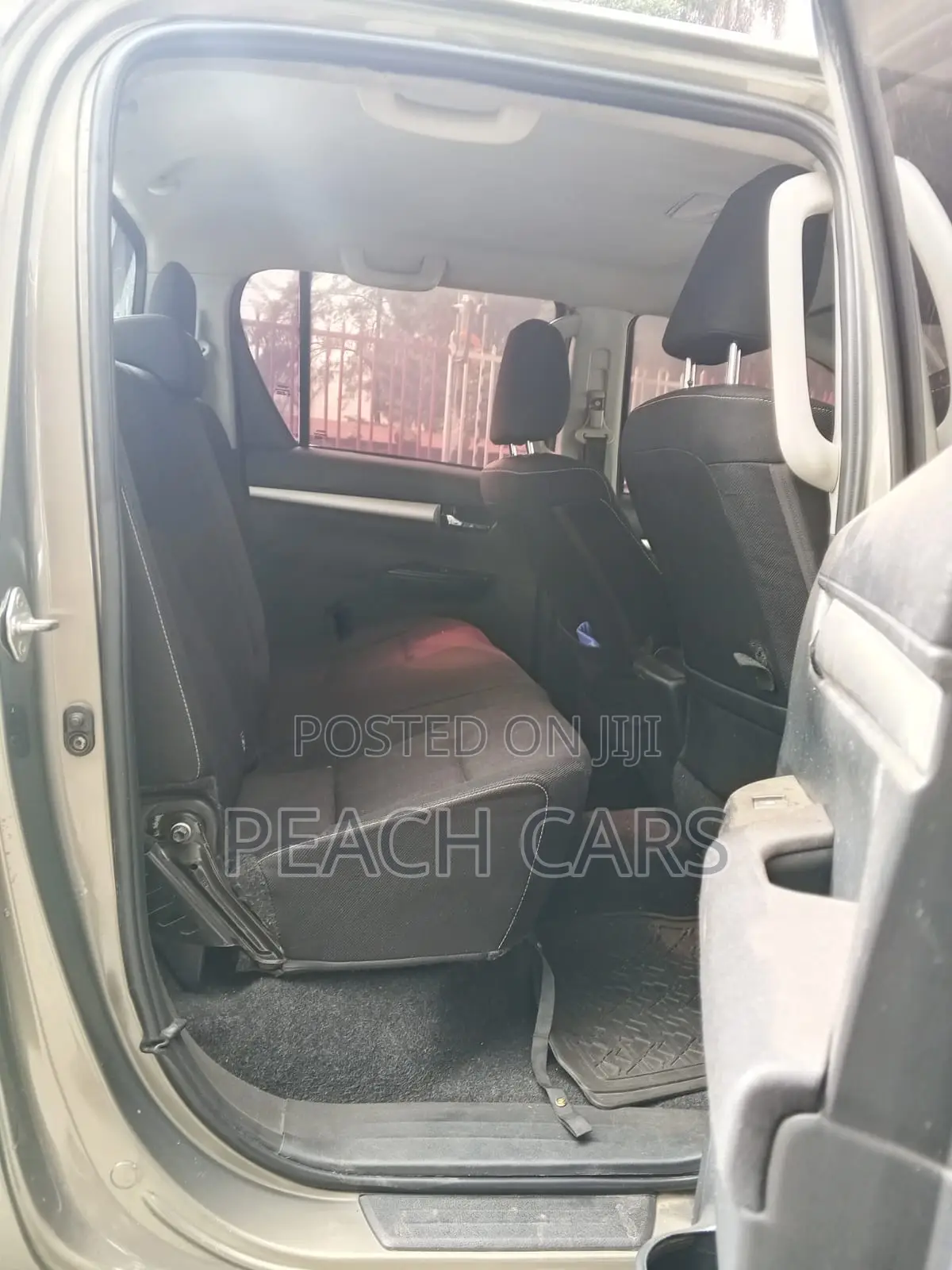 Toyota Hilux 2024 Gray