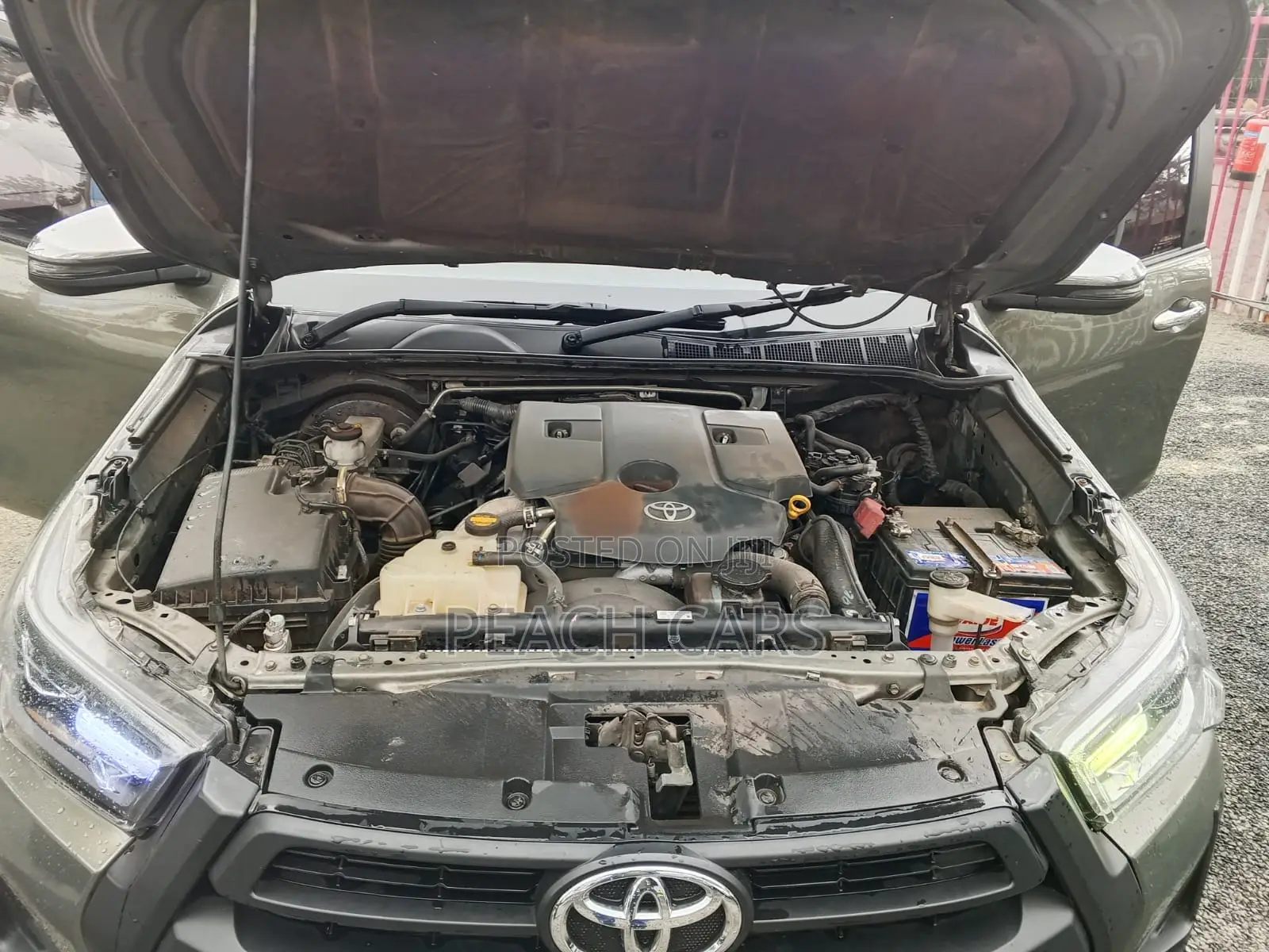 Toyota Hilux 2024 Gray