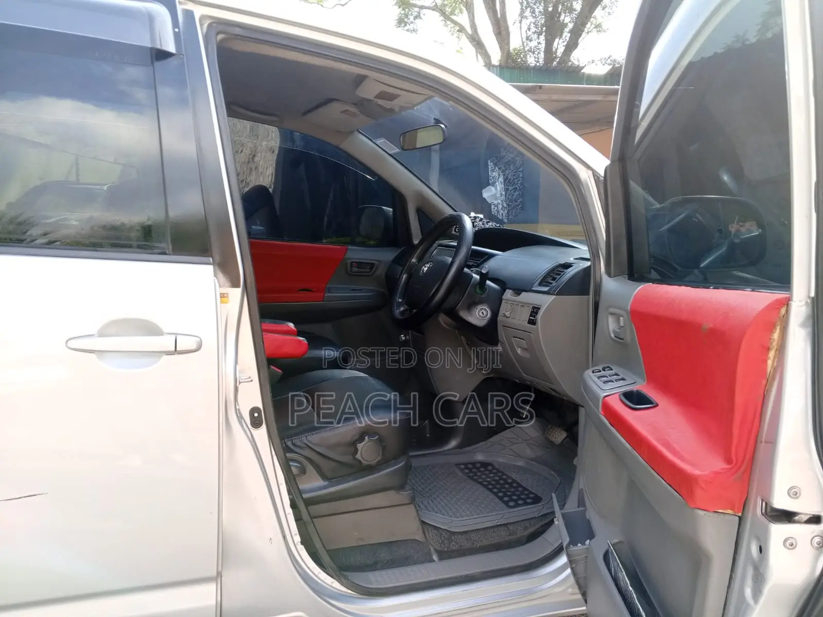 Toyota Voxy 2006 Silver