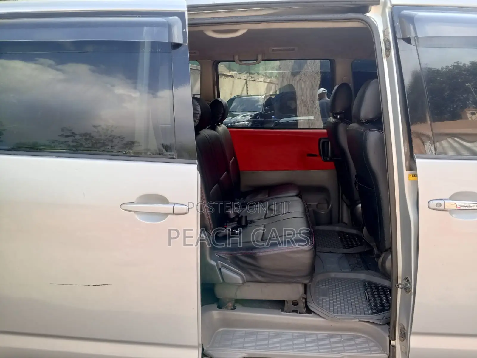 Toyota Voxy 2006 Silver