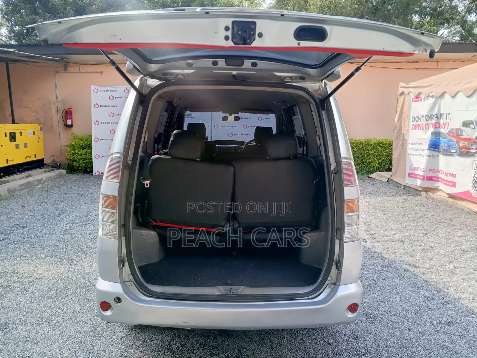 Toyota Voxy 2006 Silver