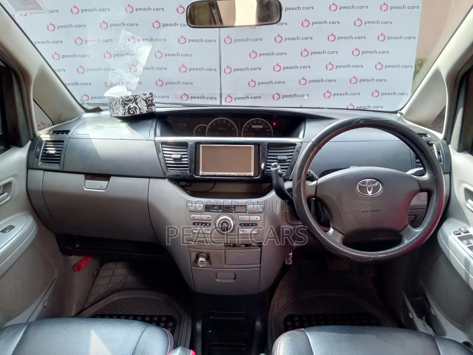 Toyota Voxy 2006 Silver