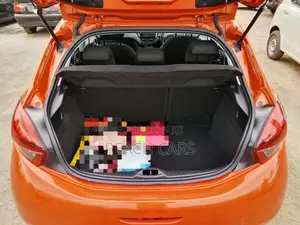 Peugeot 208 2017 Red