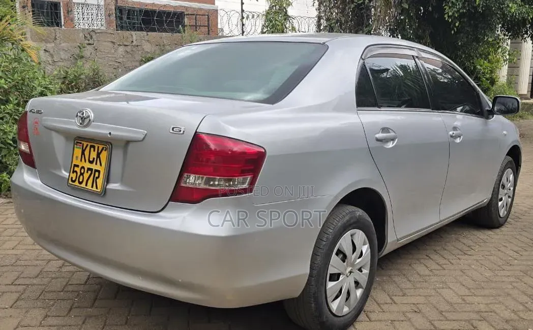 Toyota Axio 2010 Silver