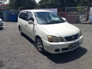 Toyota Gaia 2003 White