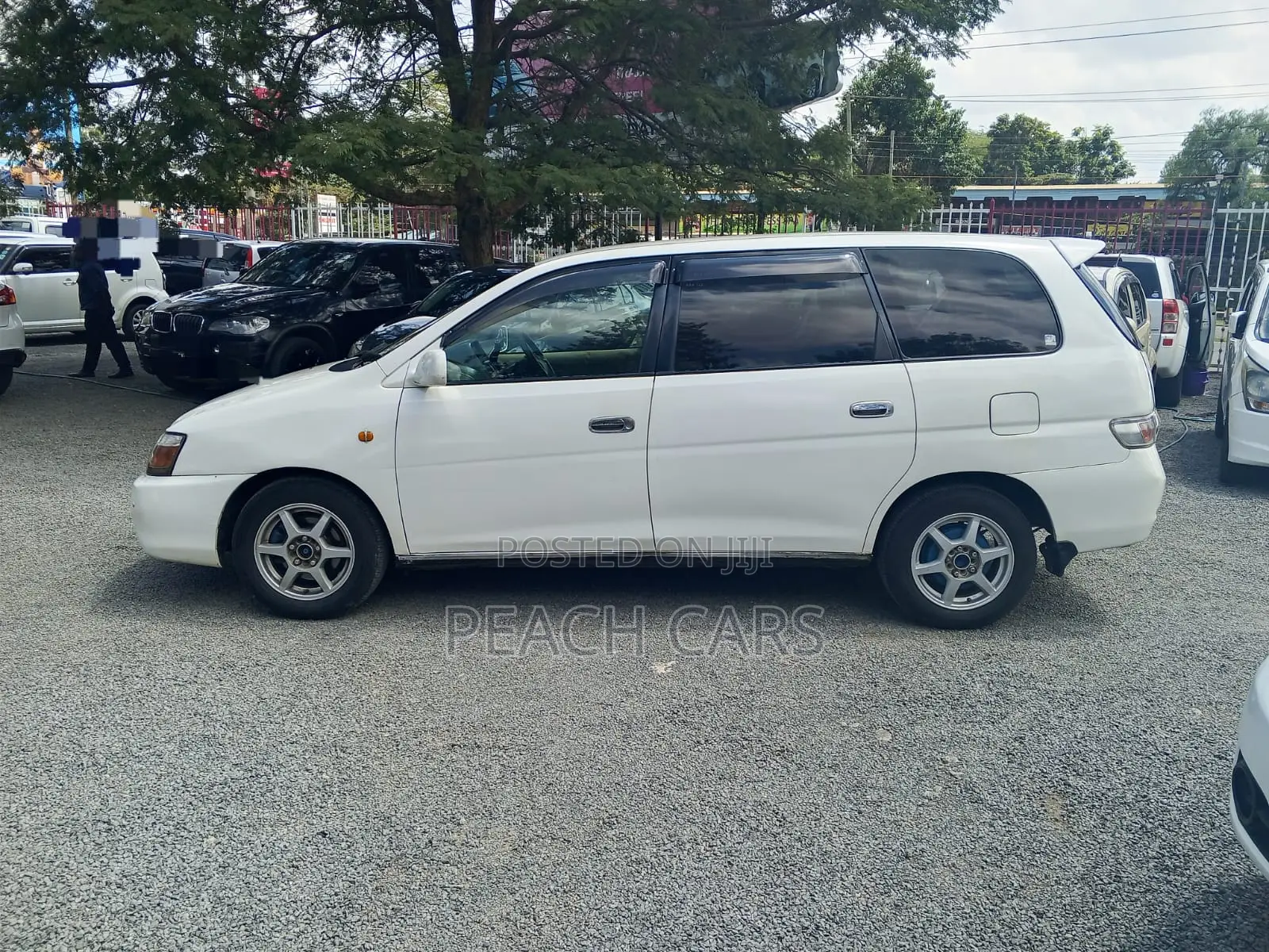 Toyota Gaia 2003 White