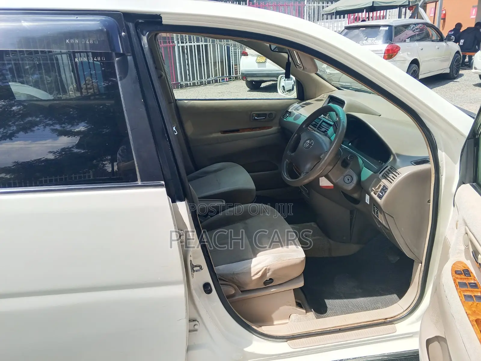 Toyota Gaia 2003 White