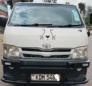 Toyota HiAce 2017 White