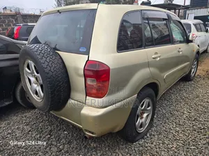 Toyota RAV4 Automatic 2002 Gold