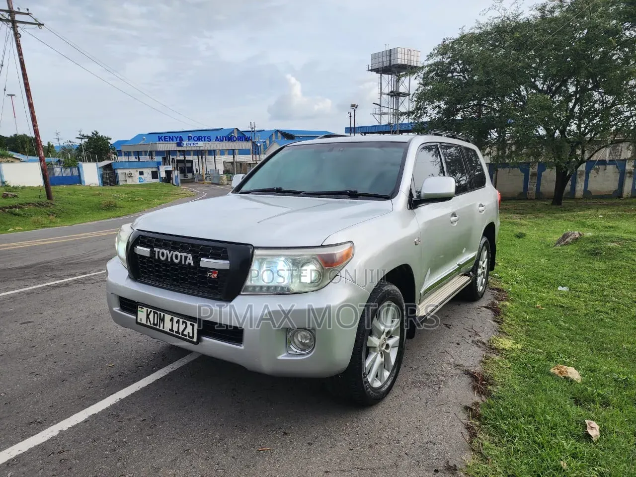 Toyota Land Cruiser 2010 Silver