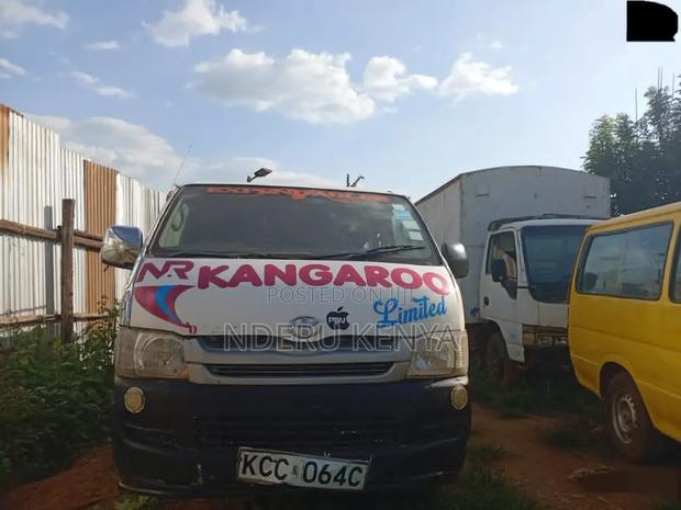 Toyota HiAce 2007 White