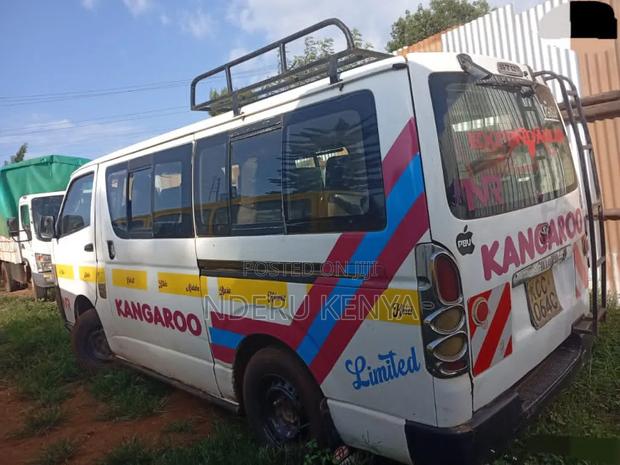 Toyota HiAce 2007 White - thumbnail 3