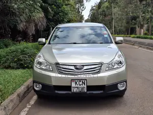 Subaru Outback 2.5i 2010 Gold