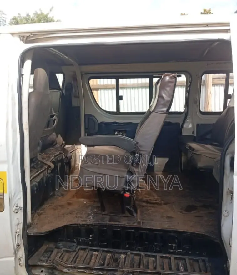 Toyota HiAce 2007 White