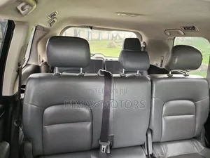 Toyota Land Cruiser 2010 Silver