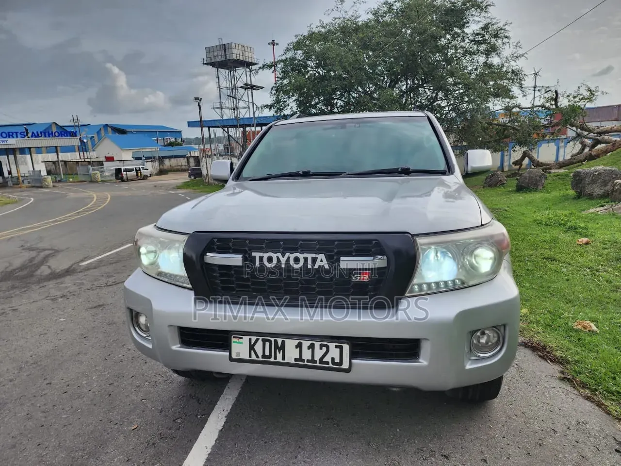 Toyota Land Cruiser 2010 Silver