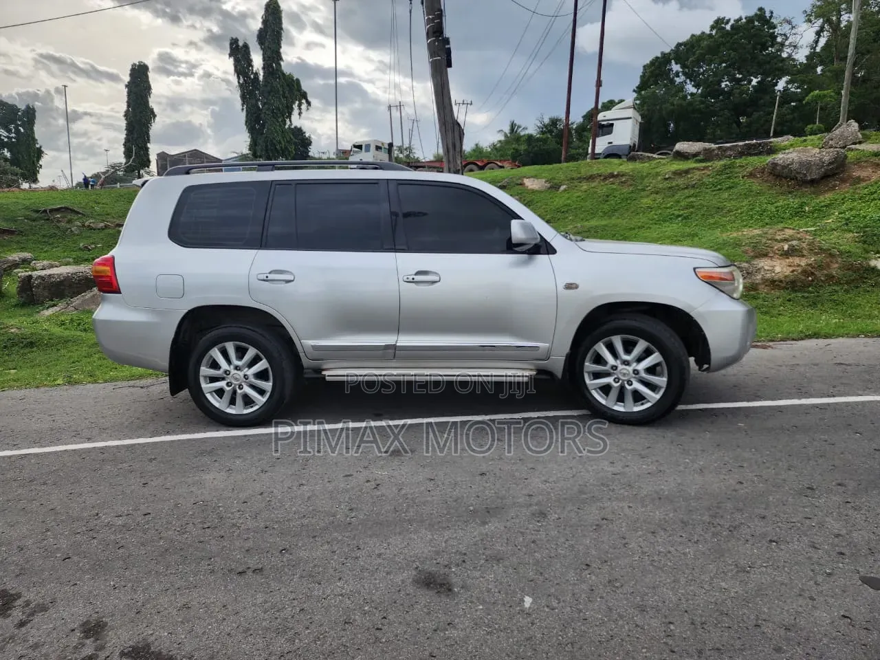 Toyota Land Cruiser 2010 Silver