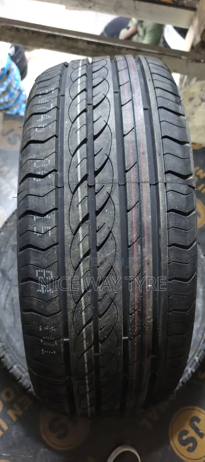 215/50r17 Centara