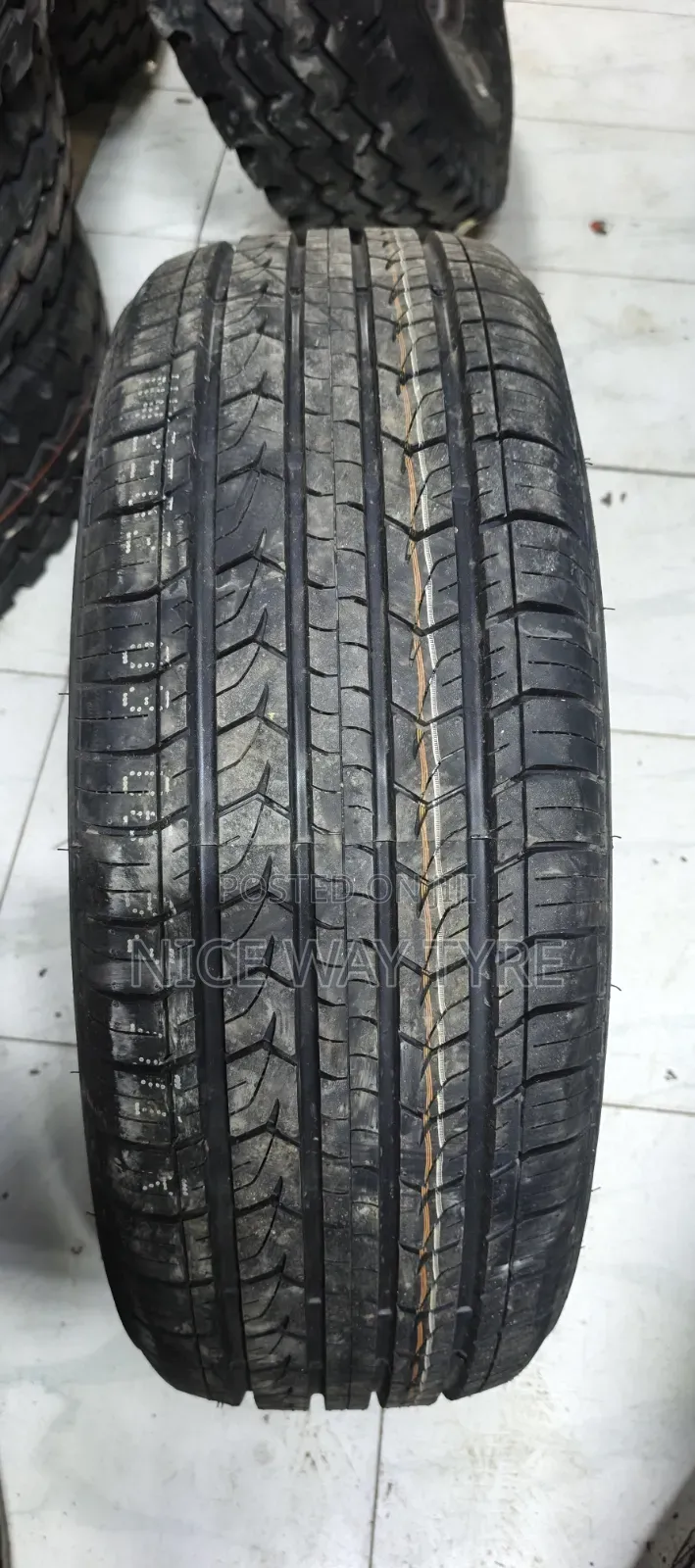 215/70r17 Centara